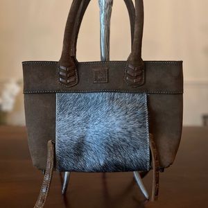 STS Ranchwear Saddle Tramp Concealed Carry Cowhide Tote. No shoulder strap